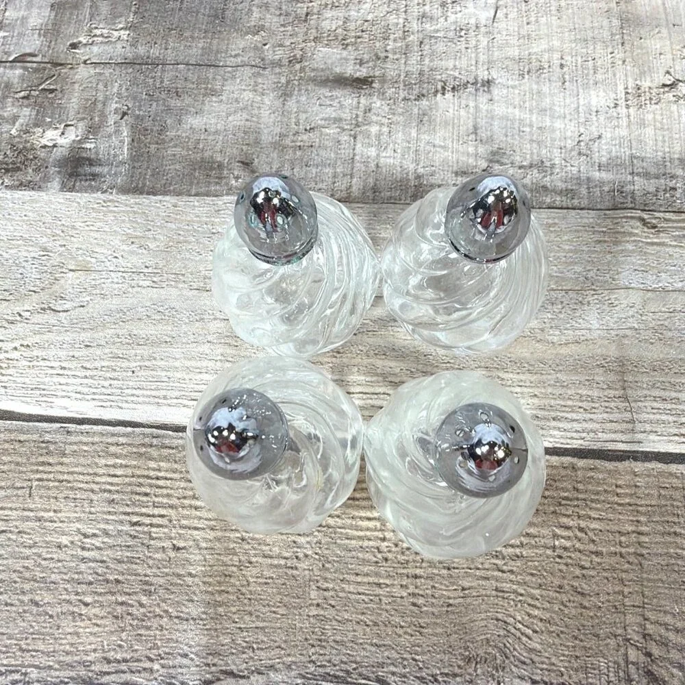 Set Of 4 Clear Glass I Rice Swirl Salt Pepper Mini Shakers Japan 1950s Vintage - Picture 10 of 13
